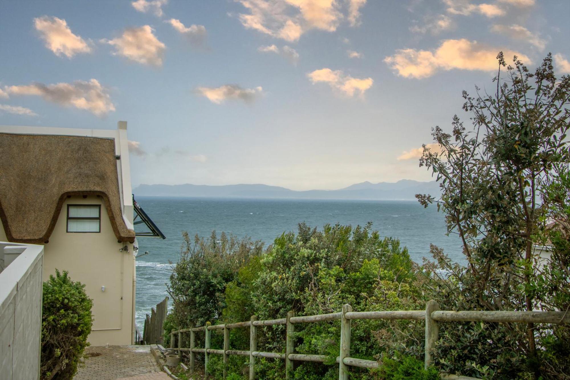 Whale Huys Luxury Oceanfront Eco Villa Gansbaai Ngoại thất bức ảnh